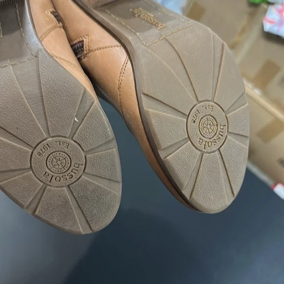 Bussola women’s pointed toe zip up Tan Ankle Boots with Embroidery size 8 - Picture 8 of 9